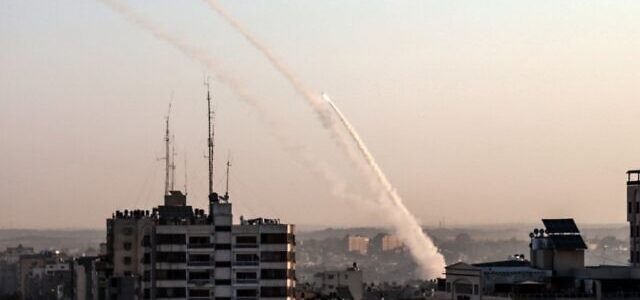 Izraelio kariuomenė kovoja su raketomis iš Gazos ruožo