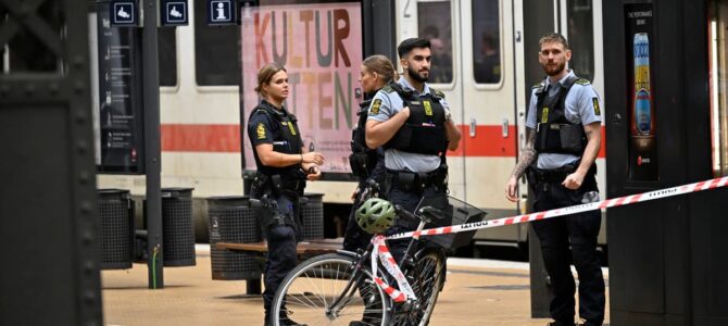 Danish Police Believe Israeli Embassy Blasts Caused by Hand Grenades