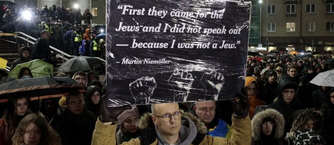 Four Thousand Protest Anti-Semitic MP outside Lithuanian Parliament