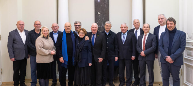 Celebrated Litvak Architect Visits Lithuanian Jewish Community